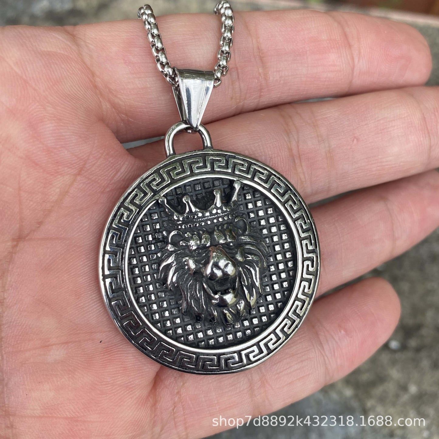 GP03 Lion King Medallion Pendant Necklace – Strength, Royalty & Bold Style