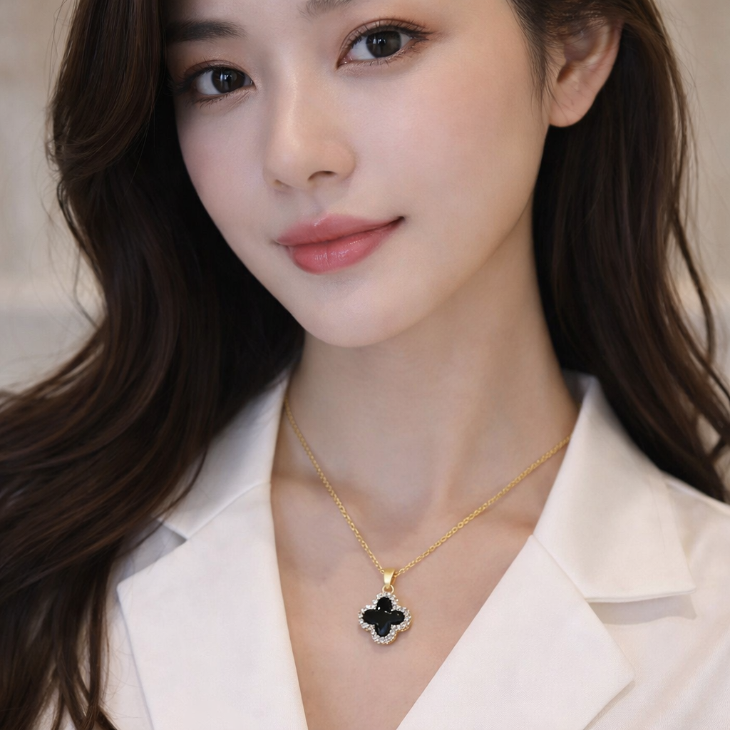 GP44 - Dual-Sided Clover Pendant Necklace – Timeless Elegance, Double the Charm