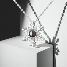 PX50 - Snowflake Projection Necklace – Eternal Moments in Every Flake