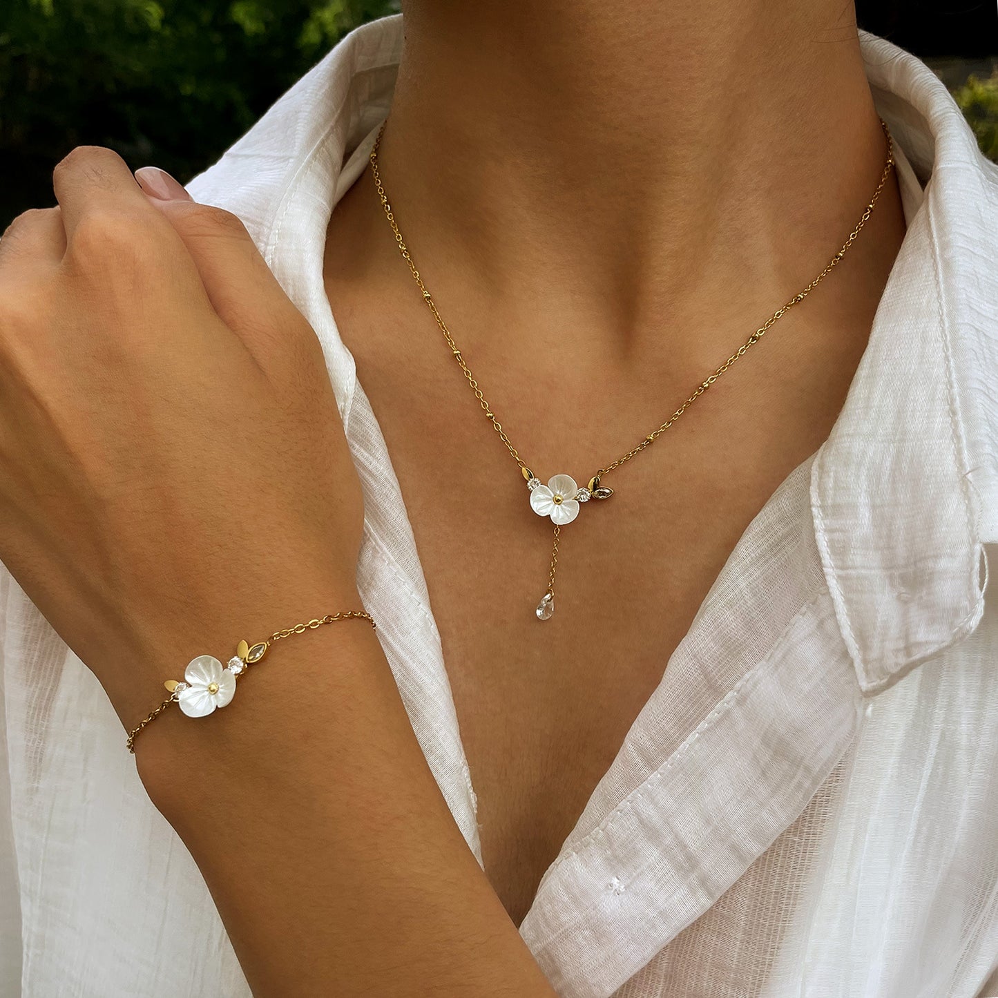 GP15 🌸 Elegant Blossom Necklace & Bracelet