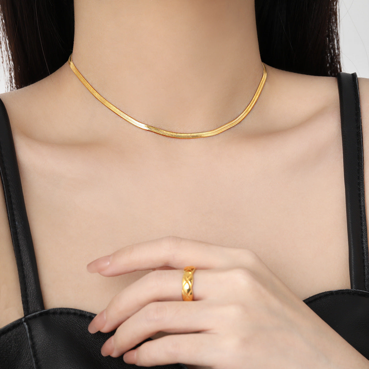 GP22 ✨ Sleek Gold Flat Herringbone Chain Necklace