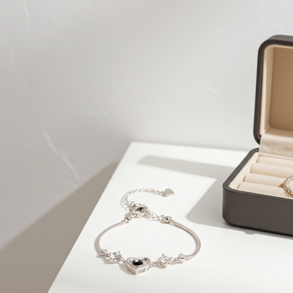 PS05 - Personalized Heart Photo Projection Bracelet