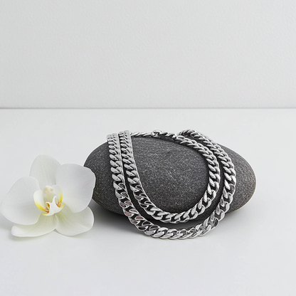 CC03 - Bold Cuban Link Chain Necklace