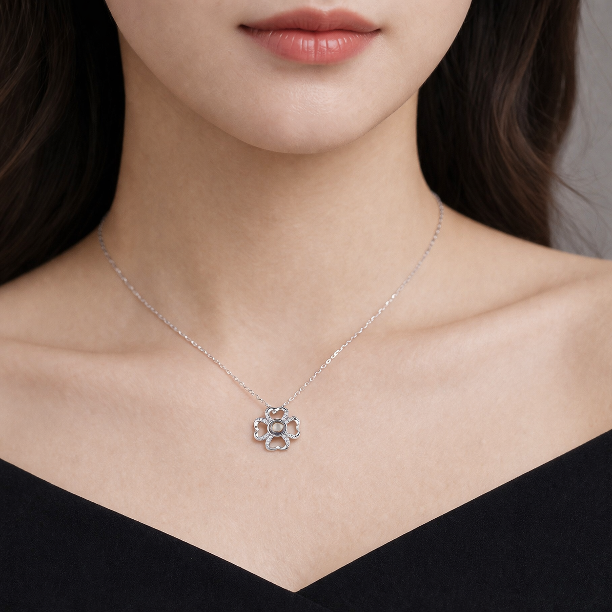 PX18 - Lucky Clover Hidden Photo Projection Necklace – Silver