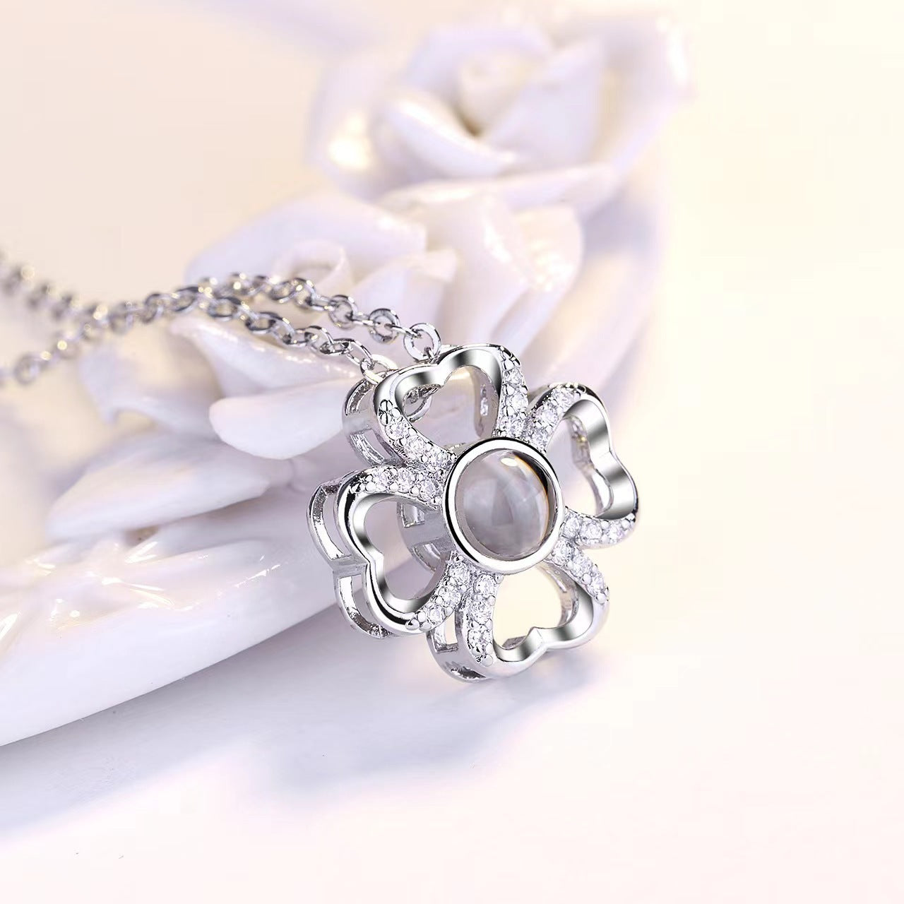 PX18 - Lucky Clover Hidden Photo Projection Necklace – Silver