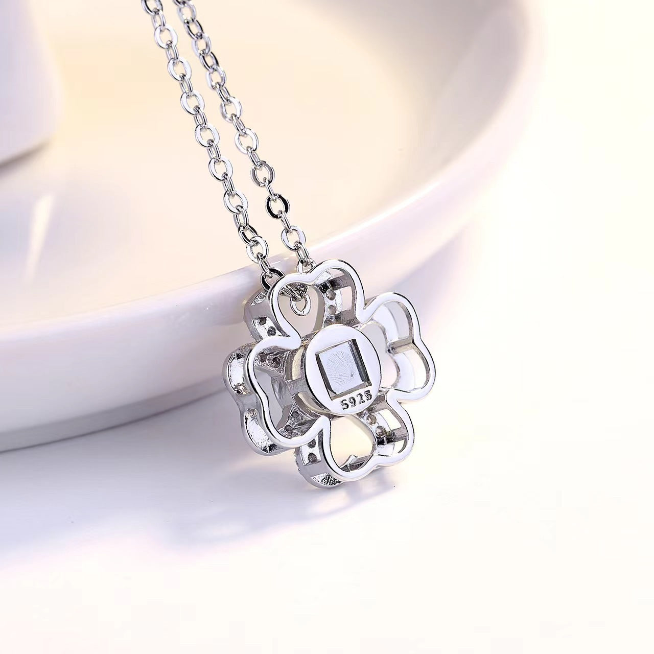 PX18 - Lucky Clover Hidden Photo Projection Necklace – Silver