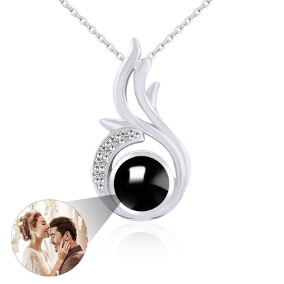PX20 💌 Shooting Flame Photo Projection Necklace – Ignite Every Memory