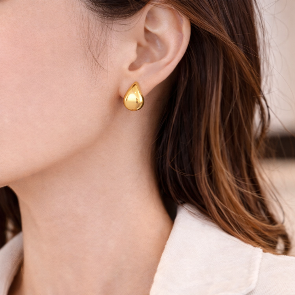 GP13 - Minimalist Waterdrop Gold Stud Earrings