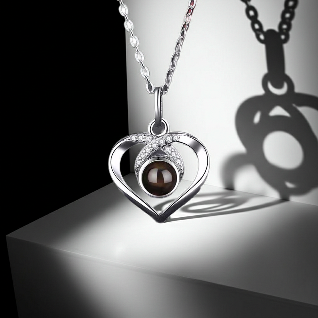 PX36 - Eternal Love Photo Projection Necklace – Heart-Shaped Keepsake