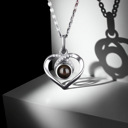 PX36 - Eternal Love Photo Projection Necklace – Heart-Shaped Keepsake