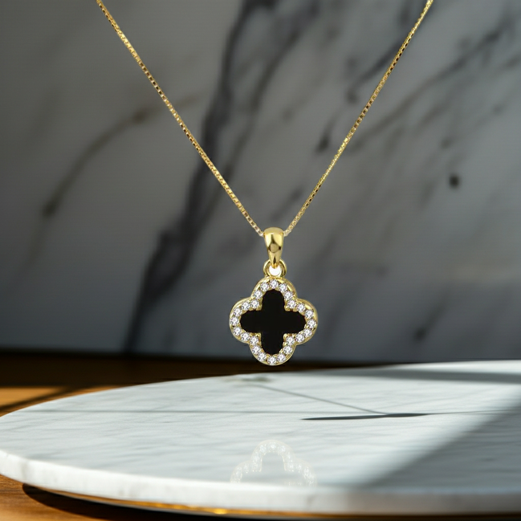 GP44 - Dual-Sided Clover Pendant Necklace – Timeless Elegance, Double the Charm