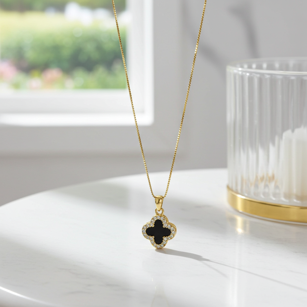 GP44 - Dual-Sided Clover Pendant Necklace – Timeless Elegance, Double the Charm